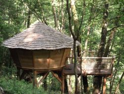 Unusual stay in perched huts in Alsace