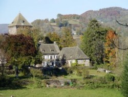 Chambres d'htes dans un chateau en Auvergne  32 km* de Ladinhac