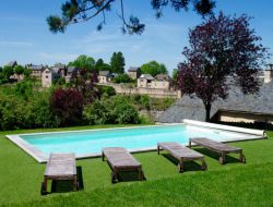 Gte avec piscine  louer dans l'Aveyron.