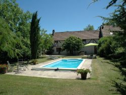 Meyronne Gite avec piscine dans le Quercy.