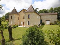 Holiday home with pool in the Gers, Midi Pyrenees.