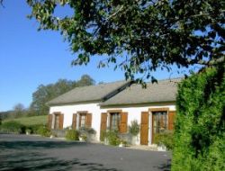 Chambres d'htes a la ferme dans le Cantal.  8 km* de Lacapelle del Fraisse