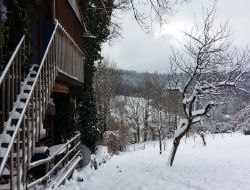 Athose Doubs cabane perche en Franche Comte