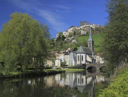 Location saisonnire a St Flour, Cantal.