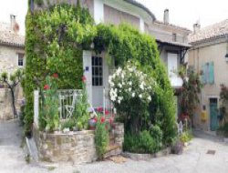 Holiday rentals in Haute Provence, south of France. near Saint Michel l'Observatoire
