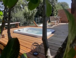 Luxury holiday accommodation with spa in the Gard, Provence.