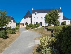 Holiday rentals with heated pool near St Malo.