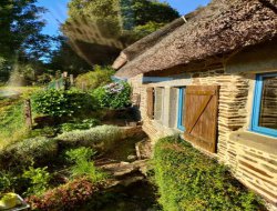 Rent authentic thatched cottage in Normandy near Saint Jean du Corail des Bois