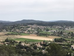 Location 2-4 personnes  28 km* de Aix en Provence