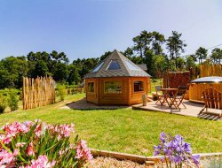 Charming huts with spa in Dordogne, Nouvelle Aquitaine. near Puy l'Eveque