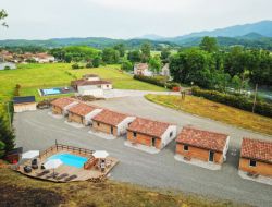 Holiday rentals with pool in Ariege Pyrenees. near Belbze en Comminges
