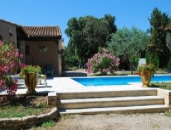 Self catering accommodation in Chateauneuf de Gadagne near Gordes