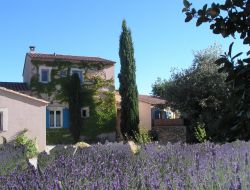 Chambre d'hotes  Lacoste en Provence  26 km* de La Bastidonne