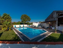 Holiday houses with heated pool in Charente Maritime